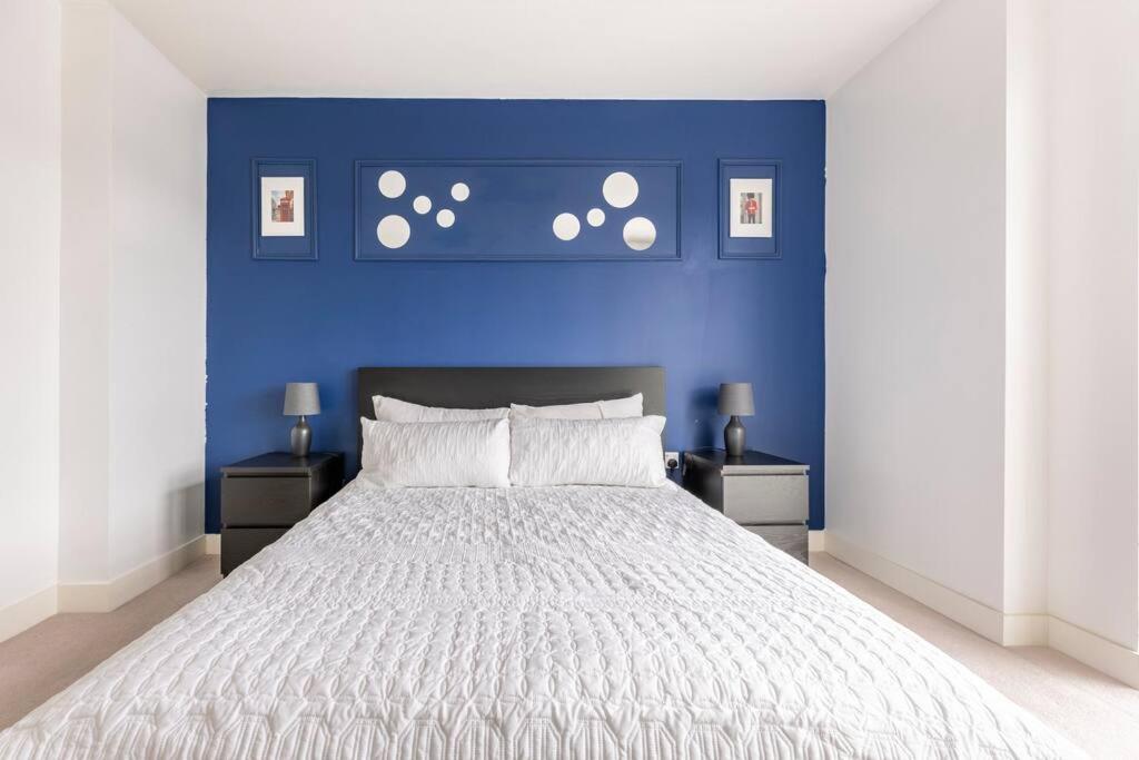לונדון Stylish & Comfortable Top-Floor Flat In Harrow מראה חיצוני תמונה