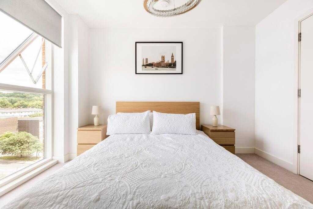 לונדון Stylish & Comfortable Top-Floor Flat In Harrow מראה חיצוני תמונה